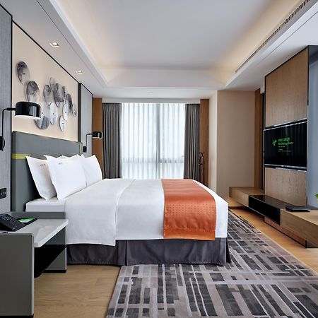 Holiday Inn Guangzhou South Lake Hotel - Ideal For Business & Leisure Zewnętrze zdjęcie