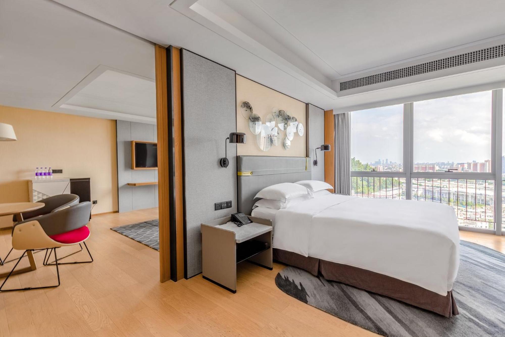 Holiday Inn Guangzhou South Lake Hotel - Ideal For Business & Leisure Zewnętrze zdjęcie