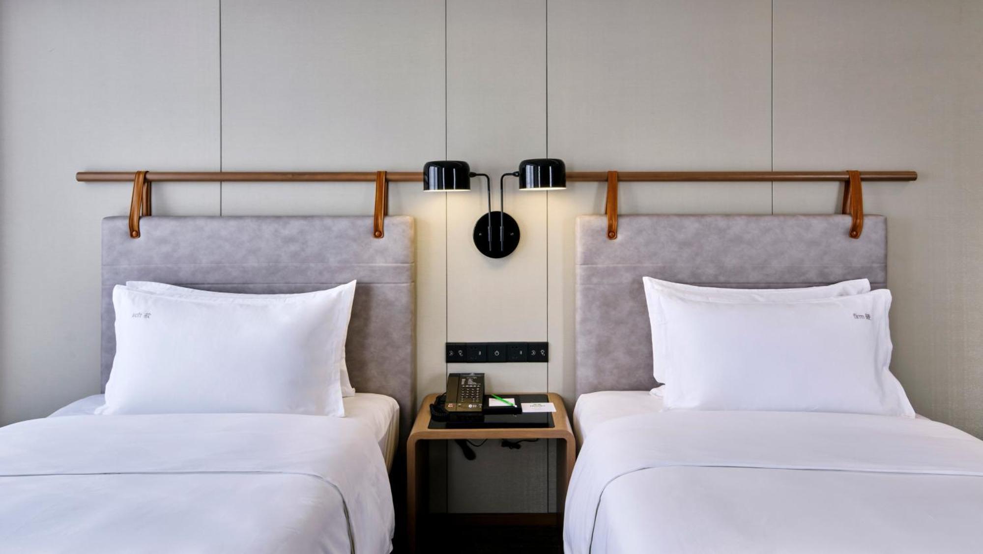 Holiday Inn Guangzhou South Lake Hotel - Ideal For Business & Leisure Zewnętrze zdjęcie
